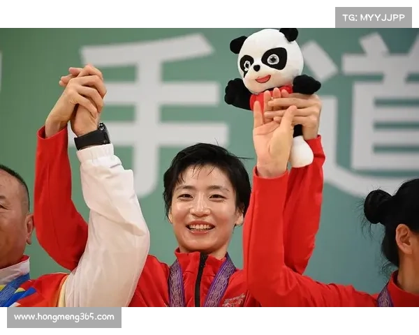 尹笑言夺空手道亚锦赛女子个人型冠军 成就新辉煌 尹笑言夺空手道亚锦赛女子个人型冠军 成就新辉煌